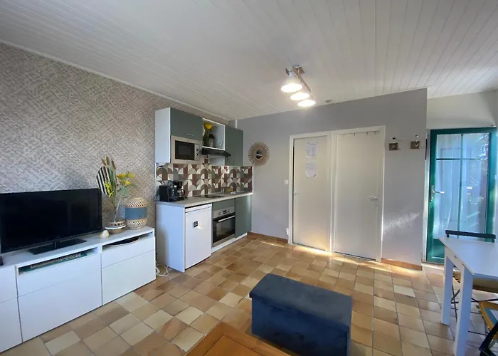 Apartment Renove 1er Etage, Proche Et Commerces, Sur - Fr-1-22-334 La Tranche-sur-Mer