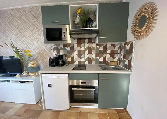 Renove 1er Etage, Proche Et Commerces, Sur - Fr-1-22-334 Apartment *